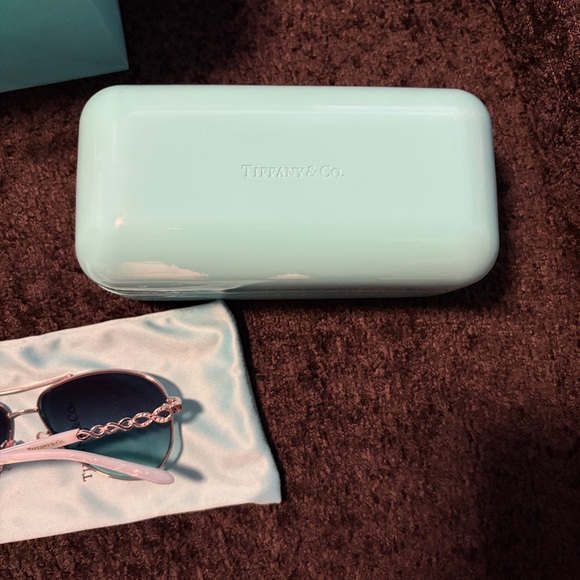 NIB✅ Tiffany & Co. Teal Aviator Sunglasses - Picture 6 of 10
